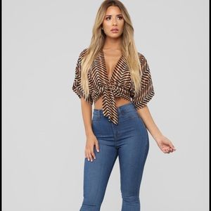 ✨NWT Striped crop top